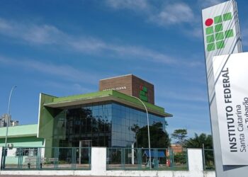 IFSC suspende exame de classificação e calendário acadêmico em todo o Estado