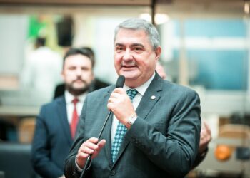 Lunelli cobra instalação de equipamentos na Escola Professor Lino Floriani, em Jaraguá do Sul