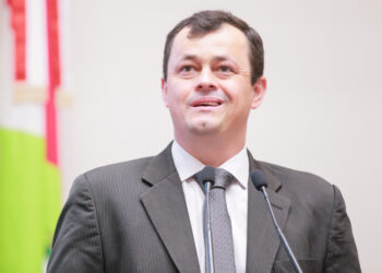 Rodrigo Preis substitui Padre Pedro na Alesc afirmando compromisso com o Alto Vale do Itajaí