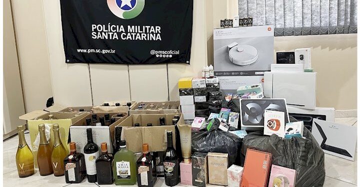 Cigarros eletrônicos, bebidas e esteroides anabolizantes são apreendidos em São Bento do Sul