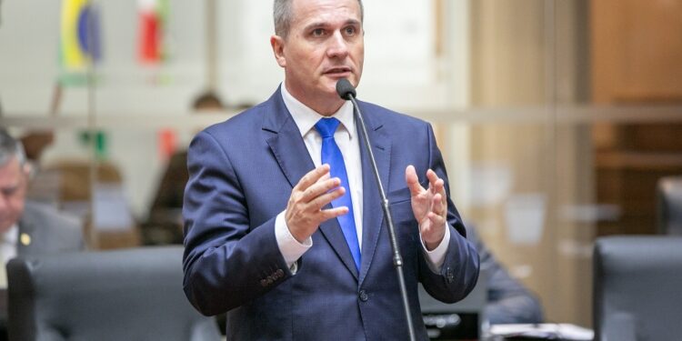 Texto-base de projeto que retira benefícios de invasores é aprovado na Câmara dos Deputados