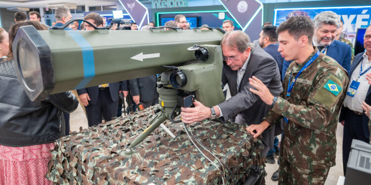 Responsável por 3,7% do PIB, setor de defesa é oportunidade para indústria de SC