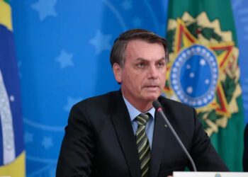Ministro do TSE anula uma das três condenações de Bolsonaro