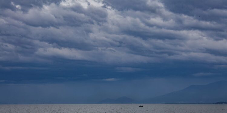 Tempo firme e seco dá lugar à instabilidade e chuva no fim de semana em SC