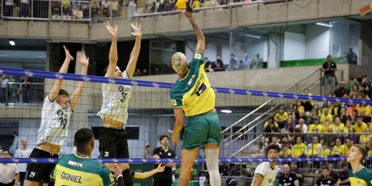 Seleção brasileira de vôlei vence amistoso contra Argentina na Arena Jaraguá