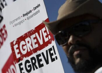 Professores e técnicos de instituições federais aceitam proposta e anunciam suspensão de greve