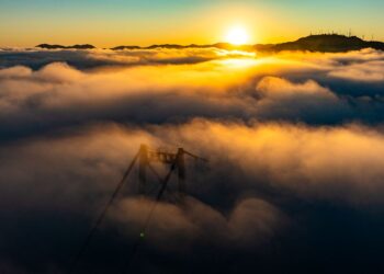 Nevoeiros densos transformam a paisagem de Santa Catarina neste inverno