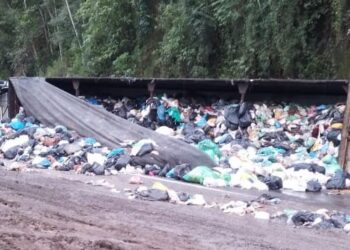 Coleta de resíduos não será afetada por tombamento de carreta na serra de Corupá