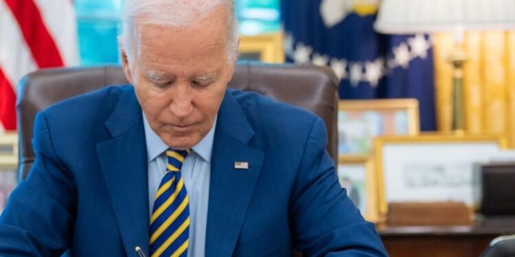 Biden desiste de candidatura à reeleição para a presidência dos EUA
