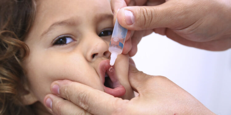 Campanha de vacinação contra poliomielite alcançou menos da metade da meta em SC