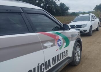 Bandidos armados trancam casal e roubam joias, carro e pedem PIX em Massaranduba 