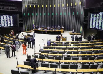 Câmara aprova urgência de texto sobre impostos da reforma tributária