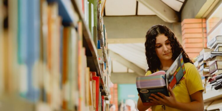 Prazo para inscrições no Programa Universidade Gratuita começa na terça-feira (20)