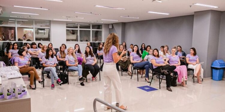 Clube Soroptimista de Jaraguá do Sul promove capacitação gratuita para adolescentes