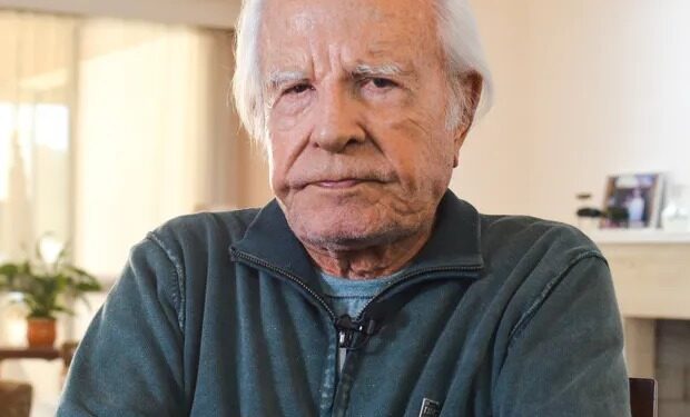Morre o jornalista Cid Moreira, aos 97 anos