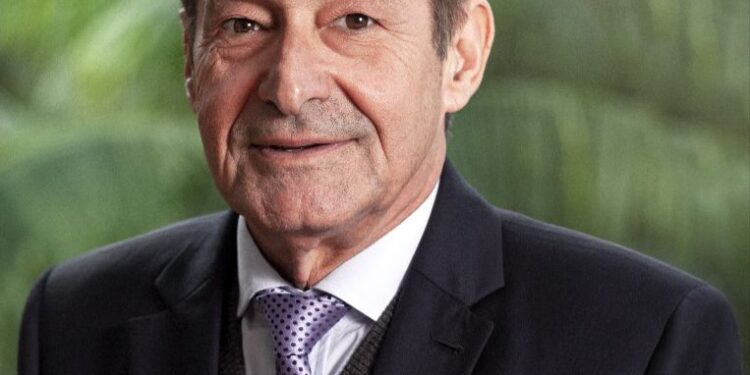 Décio da Silva, Presidente do Conselho da WEG, recebe o título de Eminente Engenheiro do Ano 2024